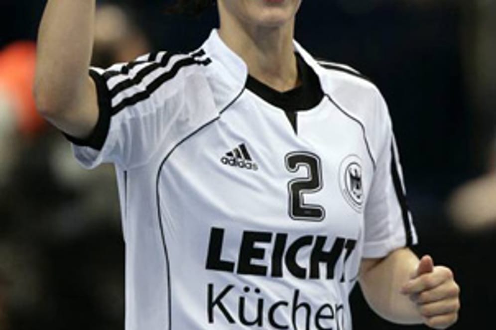 Per Mertesacker heiratete 2013 seine Freundin Ulrike Stange. Die Mutter seines Sohnes hat wie ihr Gatte ebenfalls beruflich mit Bällen zu tun: Sie ist Handballerin.