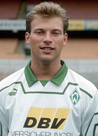 1991 (SV Werder Bremen Amateure): Mit dem Sturm-Duo Arie van Lent und Marinus Bester stürmen Bremens Amateure im Sommer 1991 durch ihr 2:1 über die SpVgg Ludwigsburg bereits zum dritten Mal zur deutschen Amateurmeisterschaft. Vor allem der erst 20-jährige van Lent - geboren in den Niederlanden - erwirbt sich mit 43 Toren bis 1997 Kultstatus bei Bremens Zweiter. Als Profi jedoch wird van Lent später vor allem in Gladbach gefeiert. Kein Wunder, angesichts von 54 Toren in 144 Liga-Einsätzen.