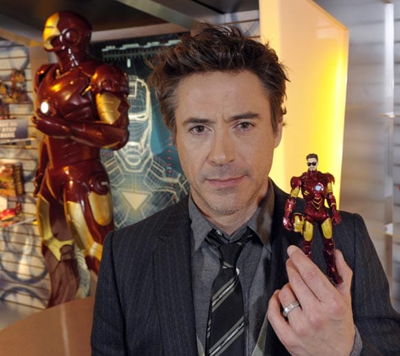 Ein Mann ohne Bart ist kein Mann – so sieht das auch Iron Man, Entschuldigung, Robert Downey Jr. Dieser wurde natürlich schon des Öfteren mit diversen Bart-Styles gesichtet, wobei viele „Iron Man“-Fans gerade den exzentrischen Tony-Stark-Bart guthießen.