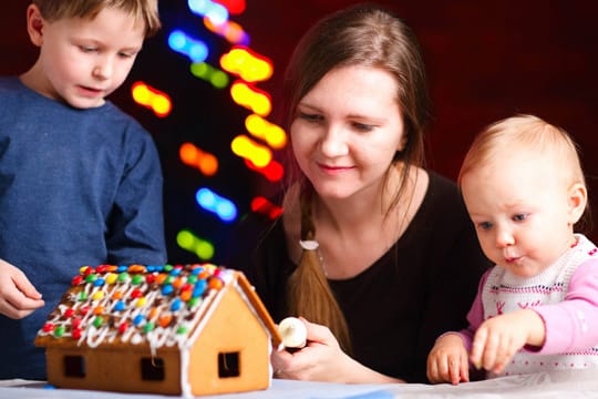 Spaß für Groß und Klein: Lebkuchenhaus basteln