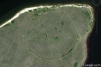 Google Earth zeigt riesiges Pentagram westlich der Stadt Lisakovsk in Kasachstan.