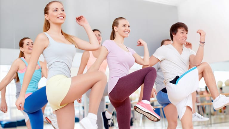 Aerobic ist ein ideales Training, um Kalorien und Fett zu verbrennen.