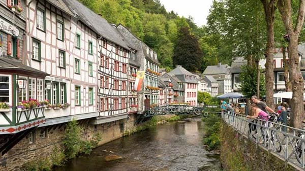 Monschau: malerische Stadt in der Eifel.