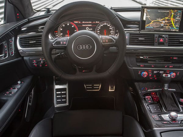 Höchst wertig: Bei Materialwahl und Verarbeitung setzen die Ingolstädter seit Jahren die Maßstäbe im Automobilbau, so auch und vor allem beim Audi RS7.
