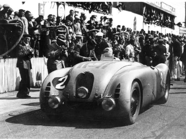 Das Siegerauto von Le Mans 1937: Der Bugatti 57G Tank beeindruckte damals schon so sehr, wie es sein aktueller Nachfolger mit Sicherheit auch wird.
