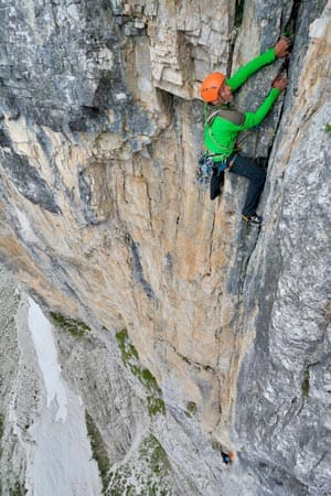 Kletterrouten in den Dolomiten: Ralf Gantzhorn in der Navasa (VII-).