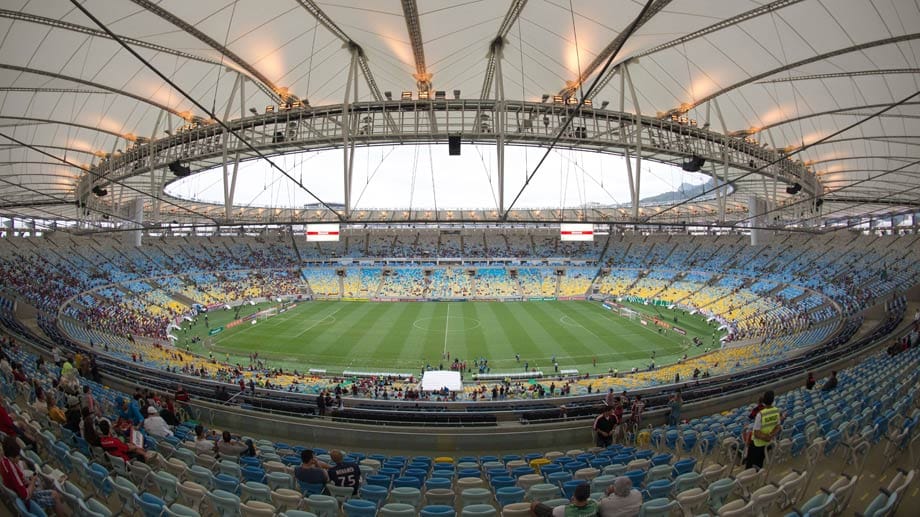 Nicht allzu groß ist das im April 2013 eröffnete Stadion in der ostbrasilianischen Küstenstadt Salvador. Es hat Platz für 55.000 Besucher Der Neubau hat etwa 203 Millionen Euro gekostet, über die Hälfte davon trägt der brasilianische Staat.