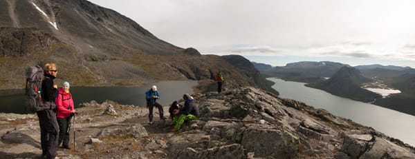 Wanderung über die Besseggen: Rast über dem Gjendesee.