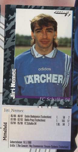 Das Schalker Urgestein Jiri Nemec hat noch im alten Ostblock das Kicken gelernt. Kein Wunder, dass der Tscheche nicht wirklich Wert auf modischen Chic legte.