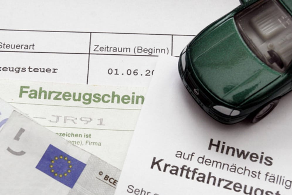 Wenn Sie Ihren Fahrzeugschein im Auto aufbewahren, sollte er von außen nicht sichtbar sein