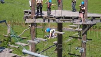 Sicherheit im Hochseilgarten: Adventure Park Xanten.