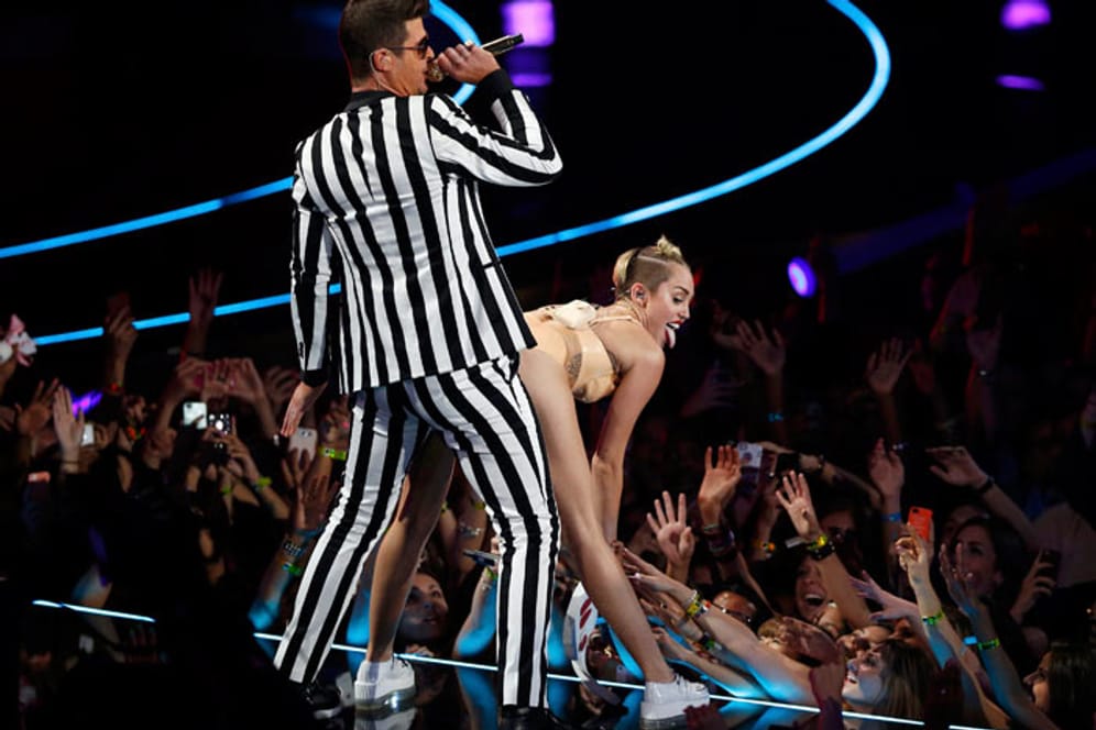 Miley Cirus und Robin Thicke bei den MTV Video Music Awards in New York.
