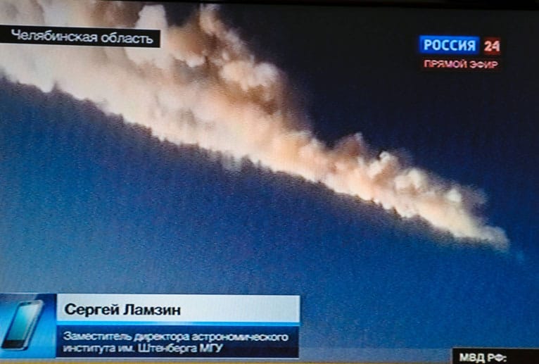 Fernsehbilder zeigen noch einmal die gewaltige Explosion des Meteoriten über dem Ural.