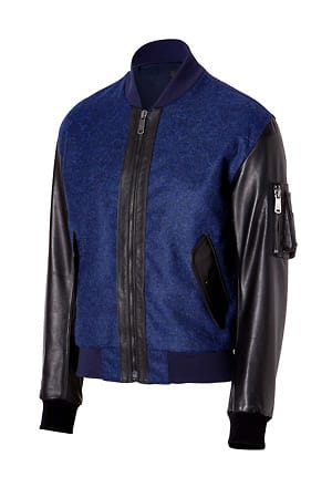 Lederelemente sind in diesem Herbst ein großes Trend-Thema. Dieses Jacken-Modell ist mit Leder-Ärmeln und Details garantiert ein Hingucker. Von MCQ Alexander McQeen, rund 1100 Euro.