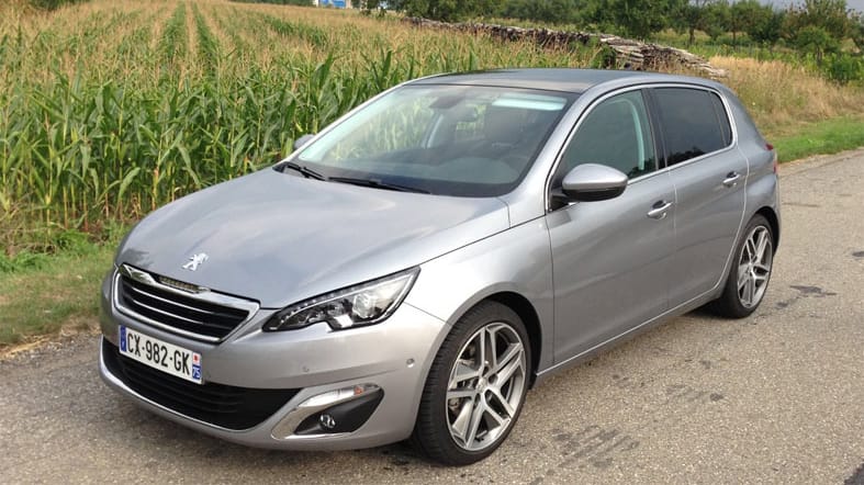 Peugeot unternimmt mit dem neuen Peugeot 308 den nächsten Versuch, den übermächtigen VW Golf vom europäischen Thron zu stoßen.