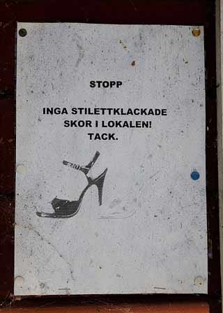 Schild am Wanderweg St. Olavsleden.