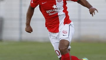 Beim FSV Mainz 05 hat Malik Fathi, immerhin zweimaliger Nationalspieler, keinen neuen Arbeitgeber gefunden und wird weiter bei den Rheinhessen bleiben. Fathi verhalte sich tadellos, lobte Manager Christian Heidel.