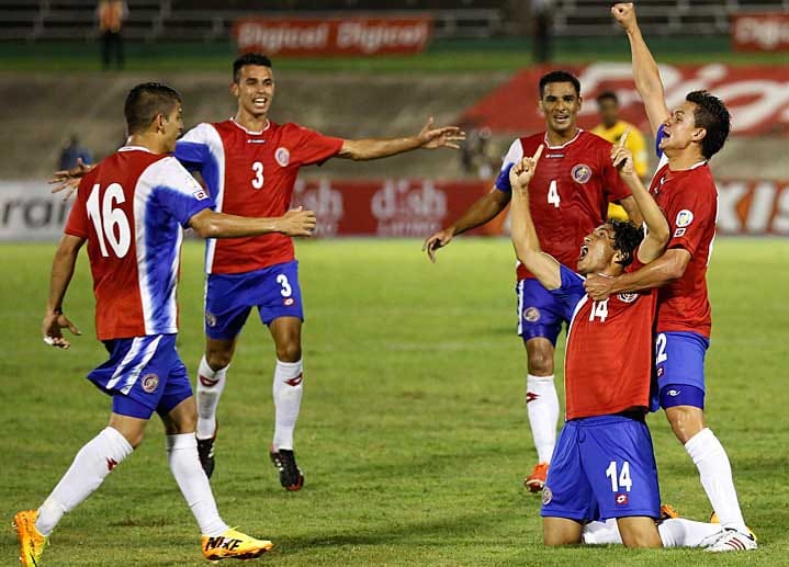 In Jubellaune: Seit der WM-Premiere 1990 in Italien, als Costa Rica mit dem Erreichen des Achtelfinales sein bestes Ergebnis erzielte, hat sich das Team aus Mittel-Amerika nun zum vierten Mal qualifiziert. Auch 2006 war die Mannschaft dabei und bestritt gegen Deutschland das Auftaktspiel - der Gastgeber gewann damals mit 4:2 und leitete damit das frühe Aus der Gäste ein.