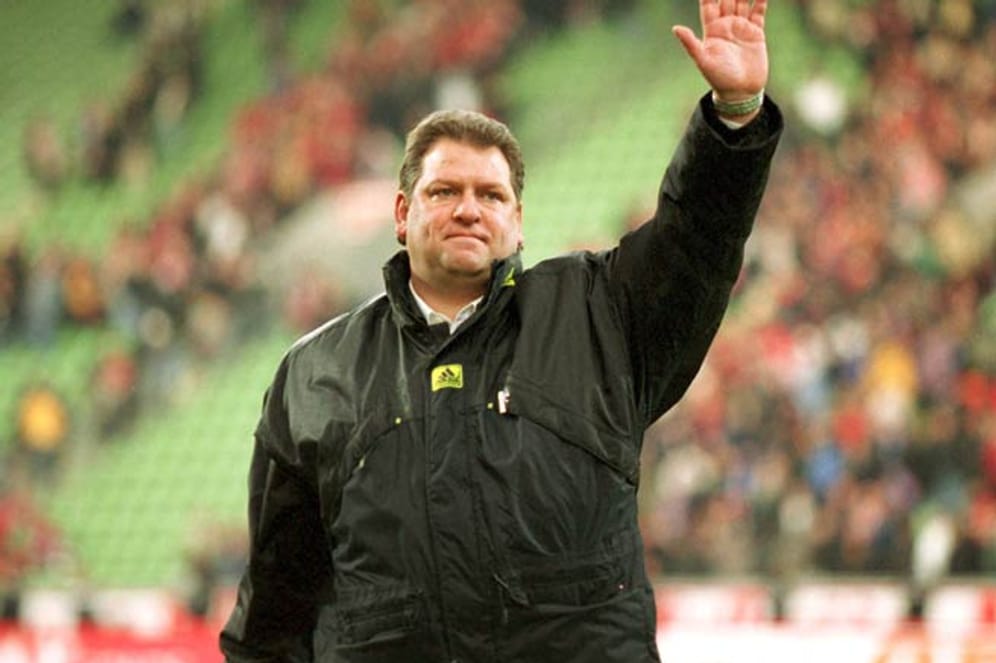01.07.1997 - 17.09.2001: Der letzte Dauerbrenner auf der Hamburger Trainerbank mit sogar mehr als vier Jahren war Frank Pagelsdorf.