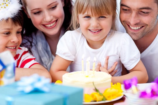 Ein schön dekorierter Tisch freut die ganze Familie