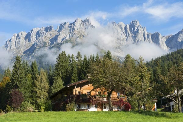 Typischer Bauernhof am Wilden Kaiser, Tirol.