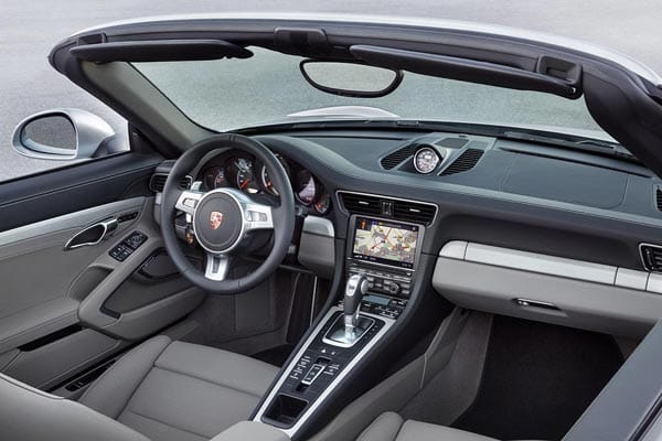 Im Turbo Cabrio findet sich auch das serienmäßige Porsche-Doppelkupplungsgetriebe wieder.