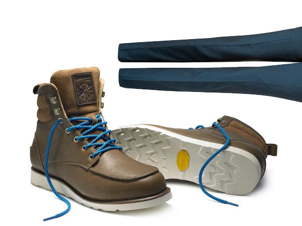 Sneaker können auch mal ganz anders: Die knöchelhohen Schuhe von Reebok lassen sich perfekt zu einem schmalen Anzughose, wie dem petrolblauen Modell (von PS by Paul Smith über Stylebop um 220 Euro) kombinieren.