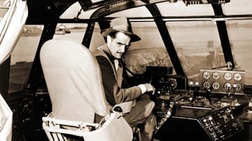 Howard Hughes im Cockpit seiner "Spruce Goose" am zweiten November 1947.