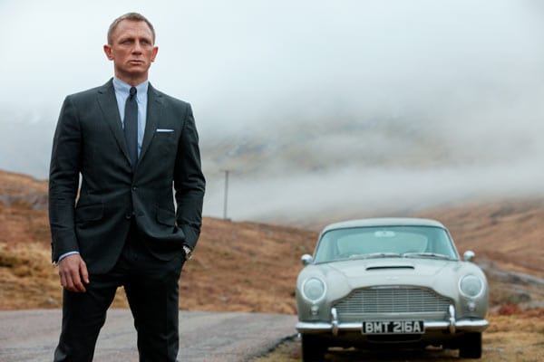 Auch James Bond Darsteller Daniel Craig war bei der großen 100-Jahr-Feier am Nürburgring mit dabei. In "Skyfall" fuhr er eine rollende Legende – den Aston Martin DB5.