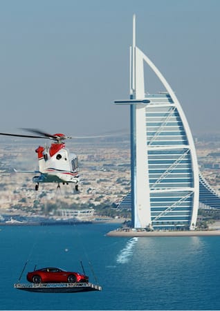 Die vor allem optisch nochmals verfeinerte Centenary Edition wurde ausgewählten Kunden in Dubai spektakulär auf dem Helikopterlandeplatz des Luxushotels Burj al Arab präsentiert.