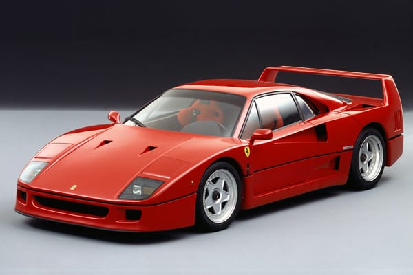 Zum 40-jährigen Bestehen der Firma entwarf Enzo Ferrari seinen letzten Sportwagen, den legendären F40.