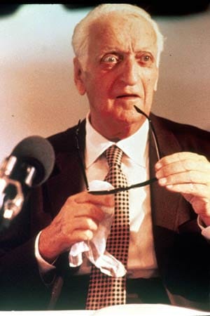 Am 14. August 1988 starb Enzo Ferrari mit 90 Jahren in seinem Haus in Modena.