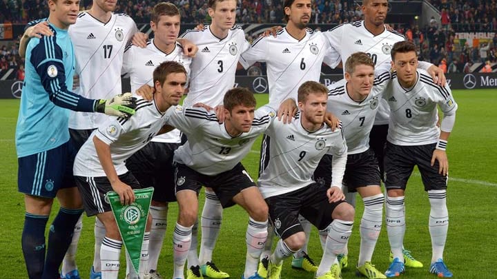 Das deutsche Team mit Manuel Neuer, Per Mertesacker, Toni Kroos, Marcell Jansen, Sami Khedira, Jerome Boateng, Philipp Lahm, Thomas Müller, Andre Schürrle, Bastian Schweinsteiger und Mesut Özil.