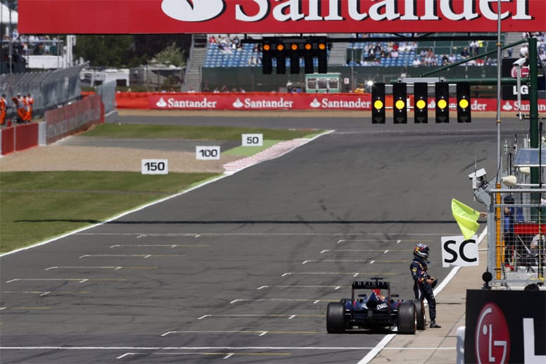 Großbritannien: Beim Reifen-Gemetzel in Silverstone stoppt Vettel nicht ein kaputter Pneu, sondern ein defektes Getriebe. Rosberg gewinnt, Alonso schöpft als Dritter wieder Hoffnung im WM-Kampf.