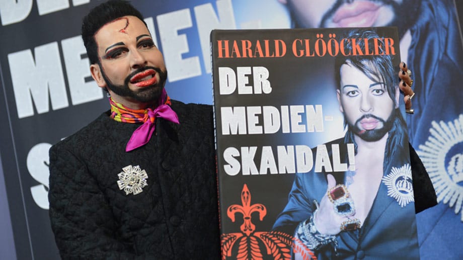 Harald Glööckler präsentierte auf der Frankfurter Buchmesse 2013 sein neues Buch "Der Medien-Skandal".