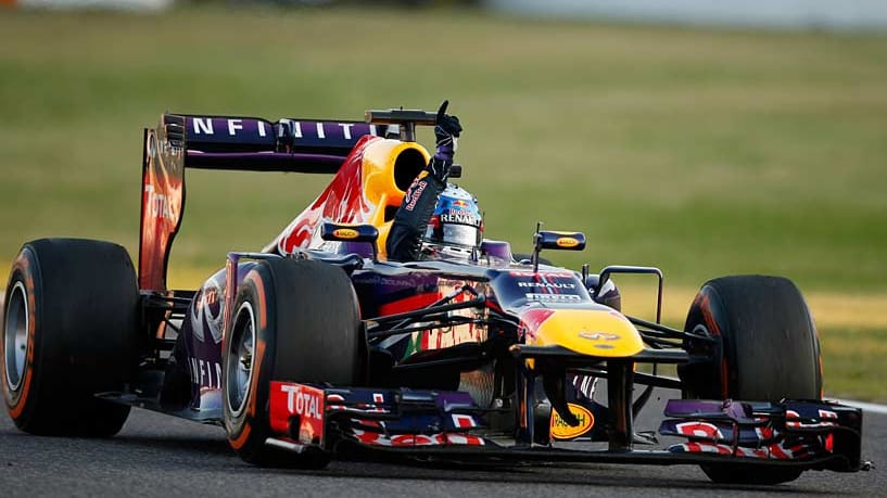 Red Bull: Sebastian Vettel, der kurz vor seinem vierten WM-Titel in Serie steht, hat einen Vertrag bis 2015. Mark Webber verlässt das Team und fährt 2014 Sportwagen für Porsche. Sein Nachfolger ist Daniel Ricciardo.