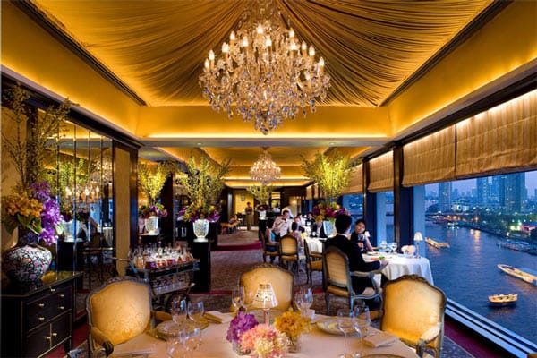Auch für Gourmets ist das Mandarin Oriental eine Top-Adresse. In dem hoteleigenen französischen Restaurant "Le Normandie" bestellt auch die thailändische Königsfamilie gerne Foie gras oder Chateaubriand. Auch für Gourmets ist das Mandarin Oriental eine Top-Adresse. In dem hoteleigenen französischen Restaurant "Le Normandie" bestellt auch die thailändische Königsfamilie gerne Foie gras oder Chateaubriand.