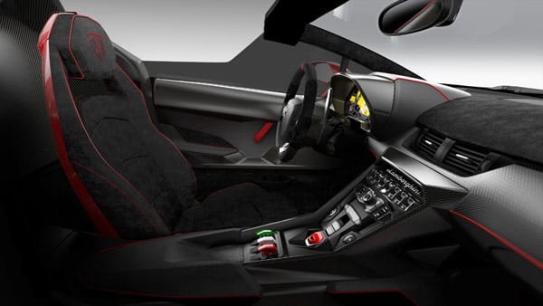 Auch der Innenraum des limitieren Lamborghinis kann sich sehen lassen.