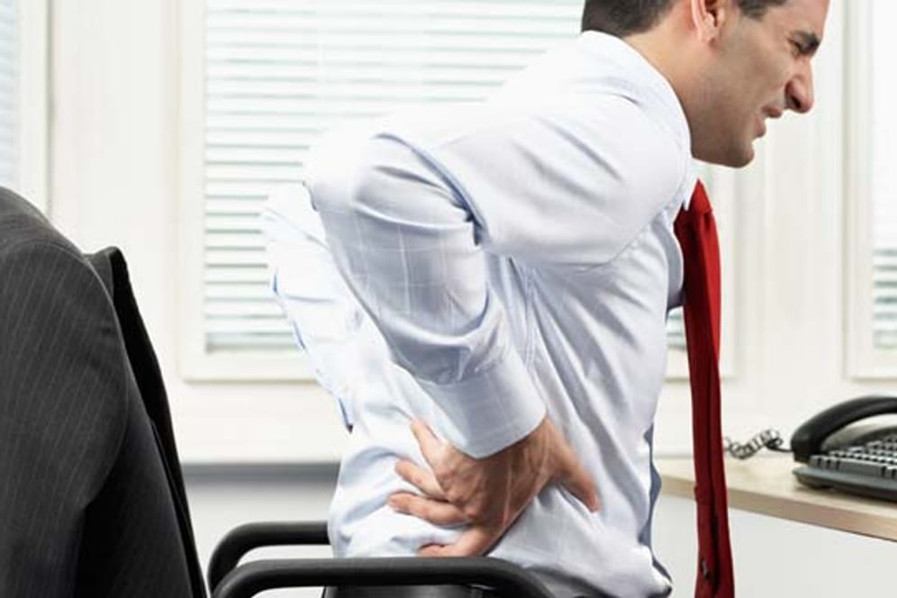 Schmerzen am Arbeitsplatz: Rückenfitness beugt vor