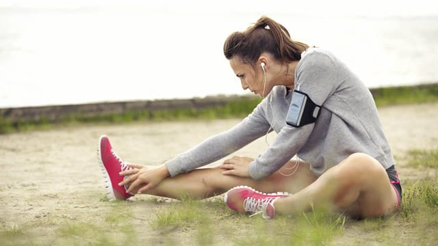 Das Stretching der Beine fördert die Durchblutung