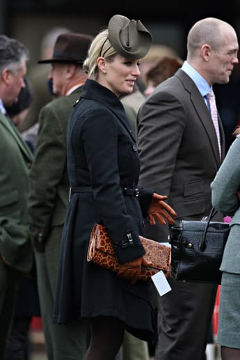 Zara Tindall, Cousine von Prinz William und Enkelin der Queen, ist die prominenteste von sieben Paten des kleinen Prinz George.
