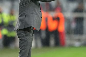 Bayern-Coach Pep Guardiola setzt gegen Pilsen auf den "Sechser" Philipp Lahm.