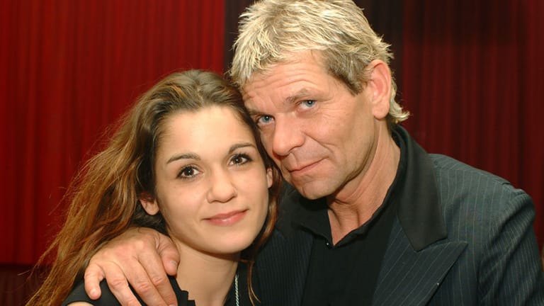 Verdammt, sie trennen sich: Nach neun Jahren Ehe verkündete Matthias Reim Ende Oktober 2013 das Scheitern seiner Ehe mit Sarah.