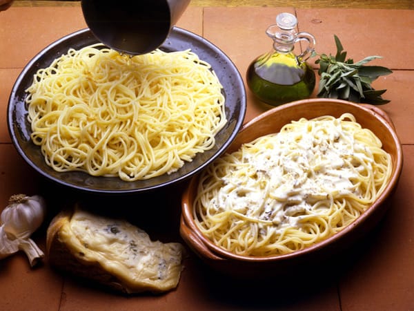 Spaghetti aglio e olio: Verdammter Klassiker. Kein großer Aufwand, die Zutaten hat man sowieso immer zu Hause, aber seelisch macht es sehr viel her.