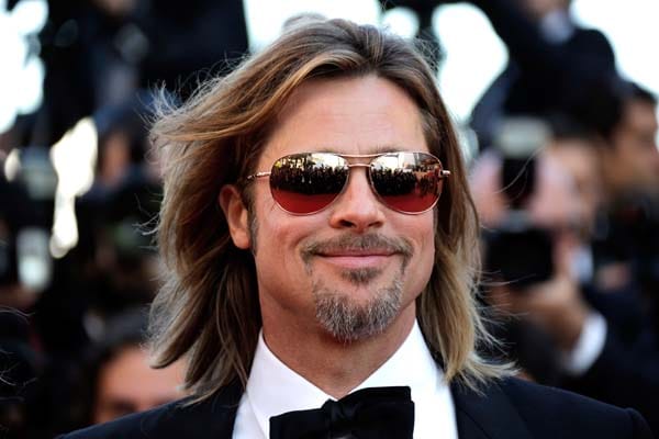 Brad Pitt ist wandelbar! Mal mit, mal ohne Bart oder auch mal mit langer Mähne.