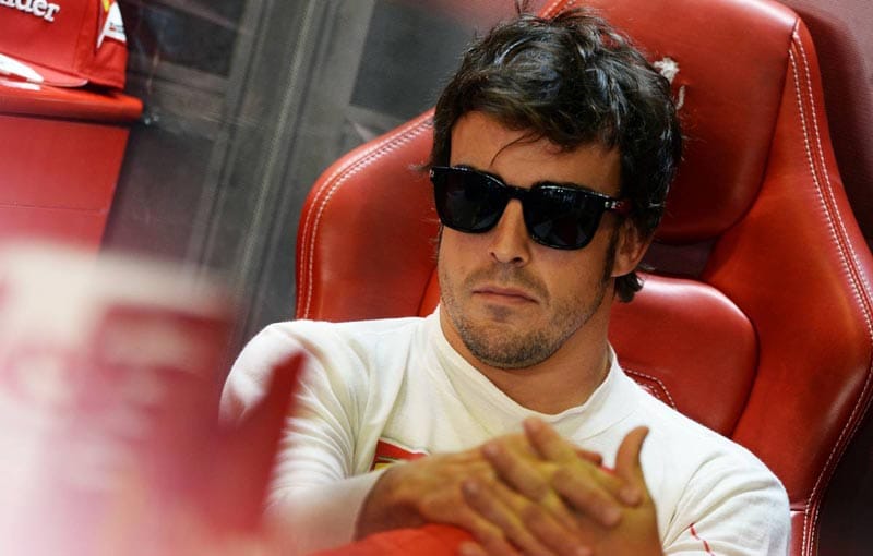 Versteinerte Miene bei Fernando Alonso. Der Ferrari-Star verpasst die Top Ten und muss in Q3 zuschauen.