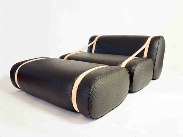 Noch ein paar Euros übrig? Wie wäre es dann mit einem Lounge-Chair von Cuscino für rund 1300 Euro? Er ist von schicken Vintage-Koffern aus Leder inspiriert und perfekt für jedes (Männer-)Wohnzimmer. A