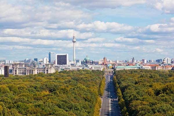 Besonders jetzt sind Unterkünfte in Berlin ausgebucht und die Saisonpreise schießen regelrecht in die Höhe.