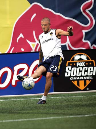 2007 packte Beckham dann in Madrid seine Sachen und wechselte in die USA, zu Los Angeles Galaxy, wo er von zwei kurzen Engagements beim AC Mailand unterbrochen, bis 2012 blieb.