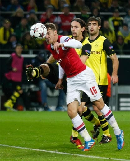 Schock in Dortmund: Wie aus dem Nichts geht Arsenal in der 62. Spielminute durch Aaron Ramsey in Führung.